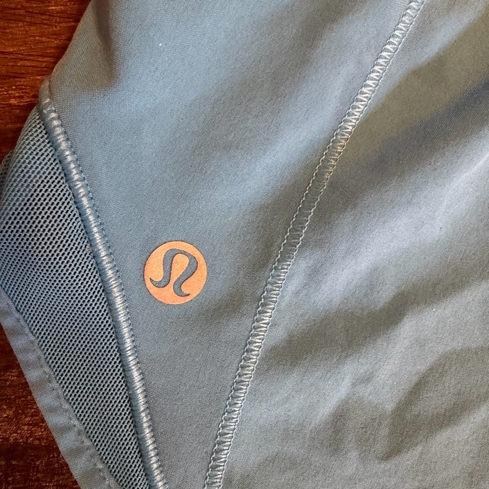 Lululemon Hotty Hot Low Rise 2.5” Shorts Size 2 Blue Running Athletic Lined - Picture 2 of 3